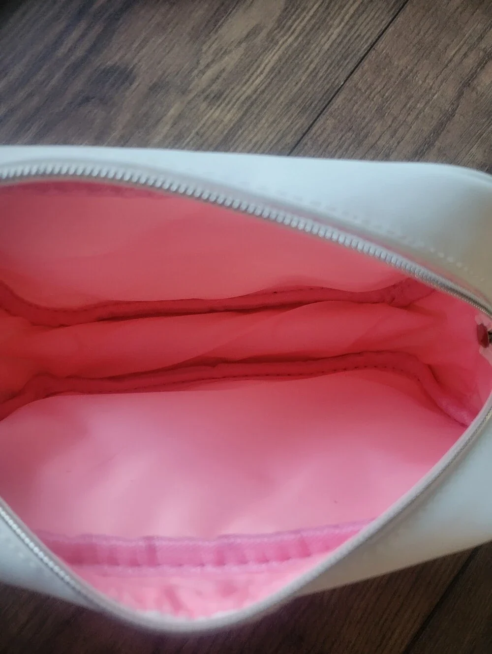N/A cosmetic zip